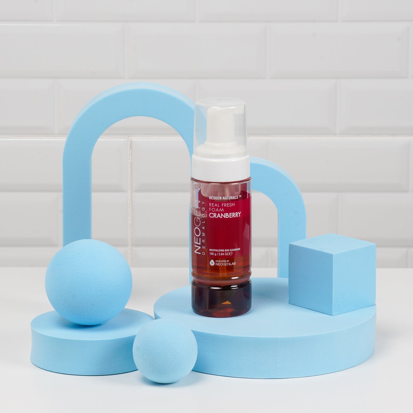 NEOGEN: REAL FRESH FOAM CLEANSER (CRANBERRY)