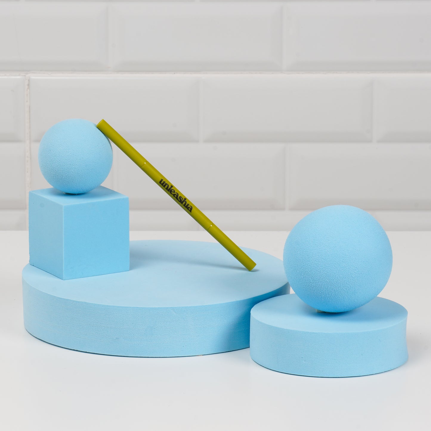 UNLEASHIA: SHAPER DEFINING EYEBROW PENCIL Kraft Brown