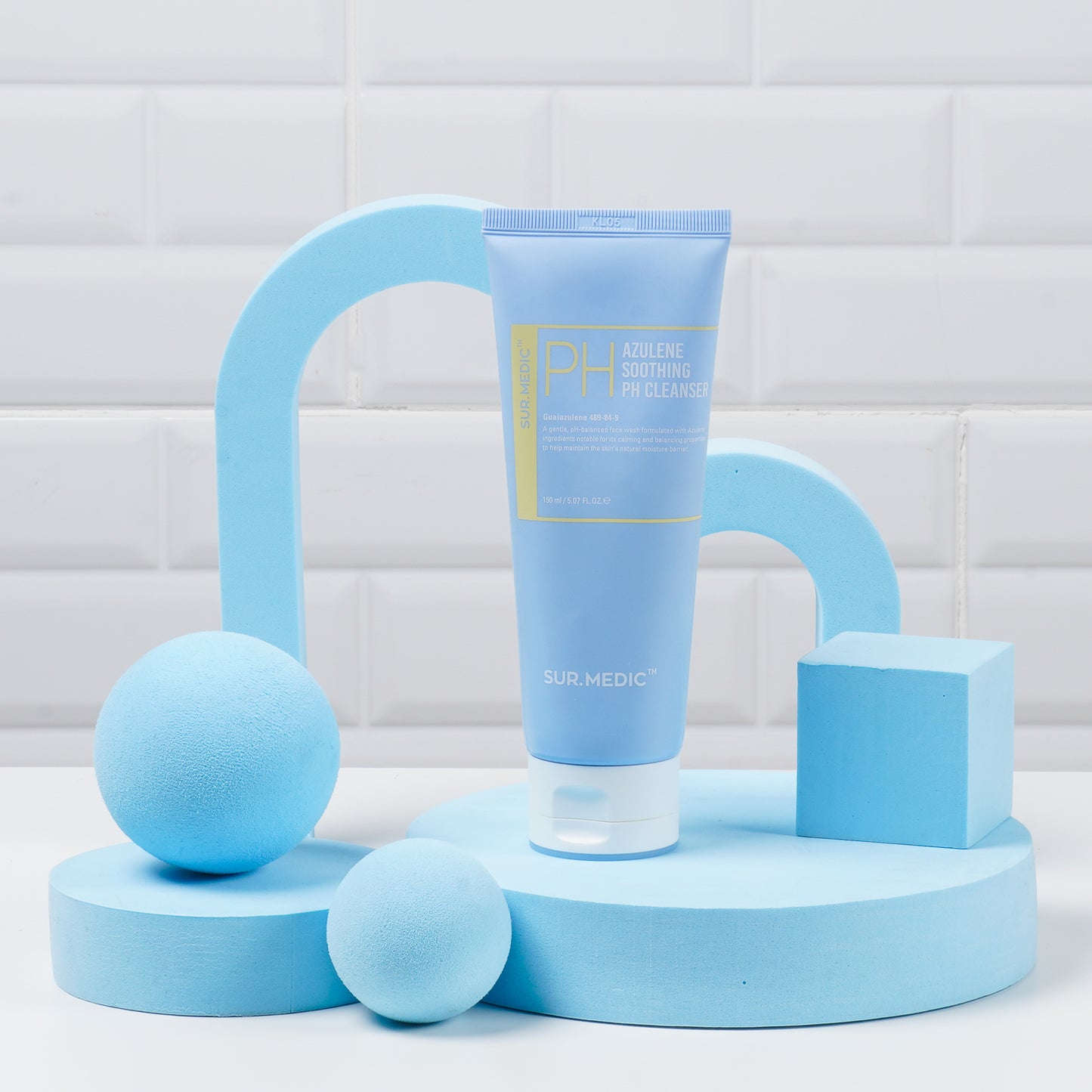 SUR.+ MEDIC: AZULENE SOOTHING PH CLEANSER