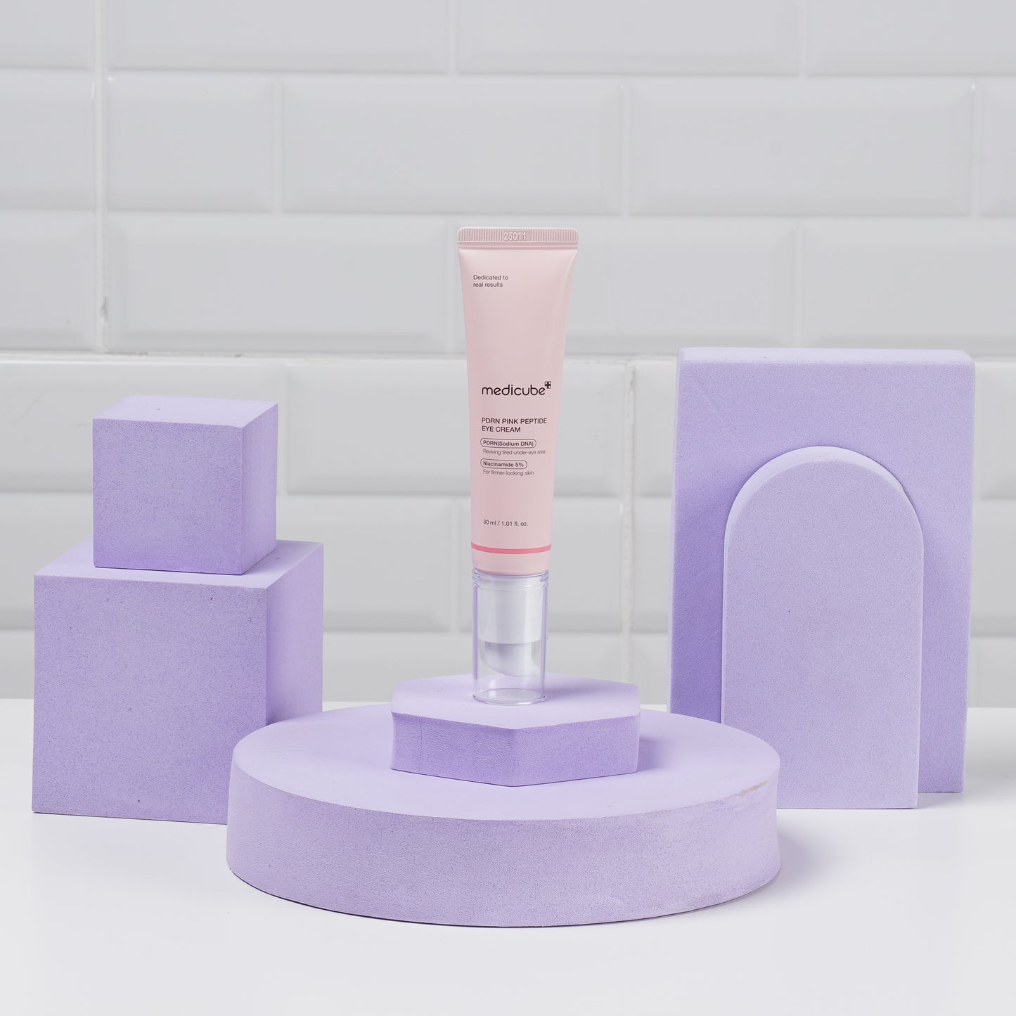 MEDICUBE: PDRN PINK PEPTIDE EYE CREAM