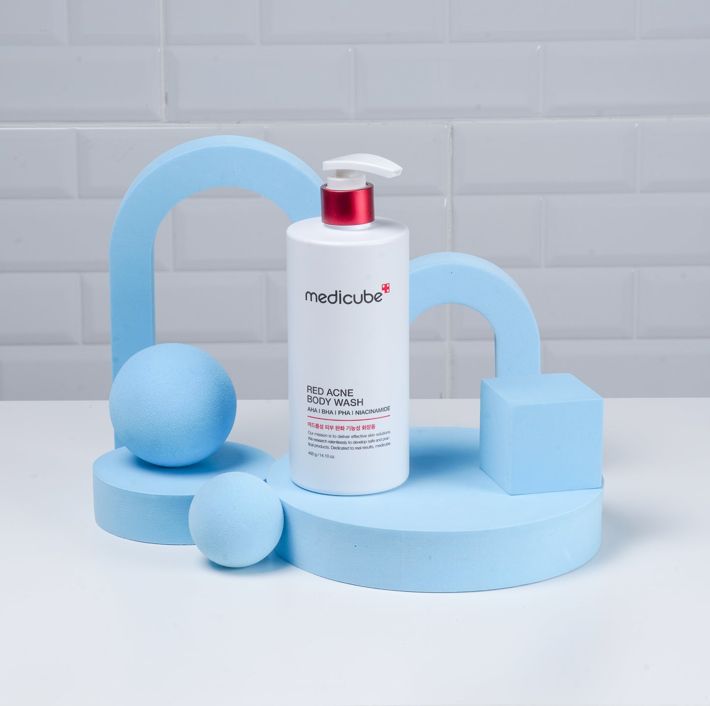 MEDICUBE: RED ACNE BODY WASH 2.0